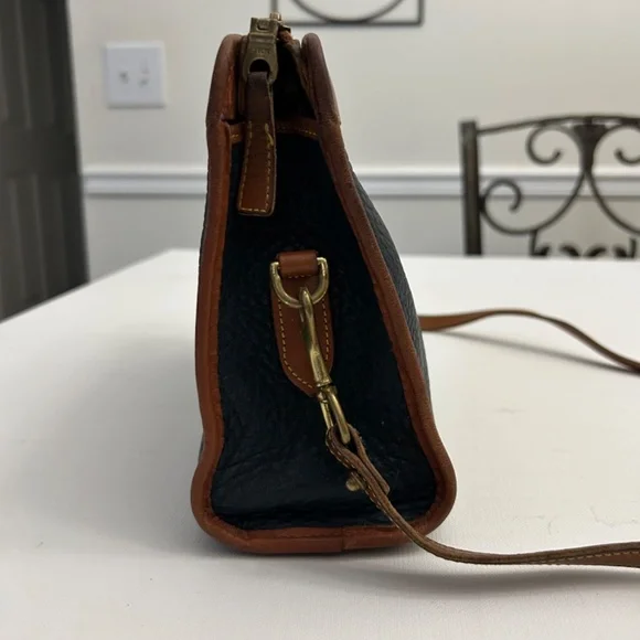 Vintage Dooney & Bourke All Weather Leather Crossbody/Satchel in Dk Blue/Tan - Picture 8 of 16